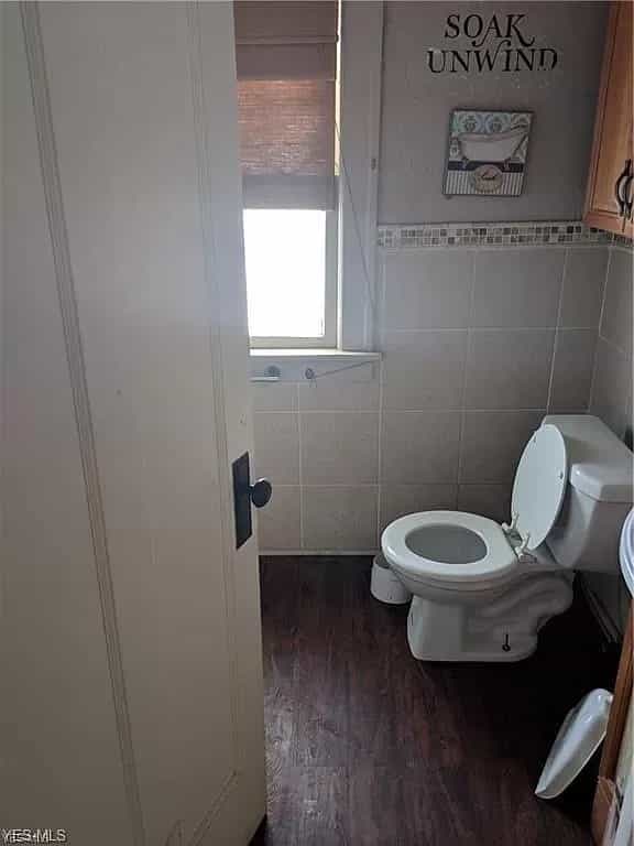 Picture of undefined, number 9