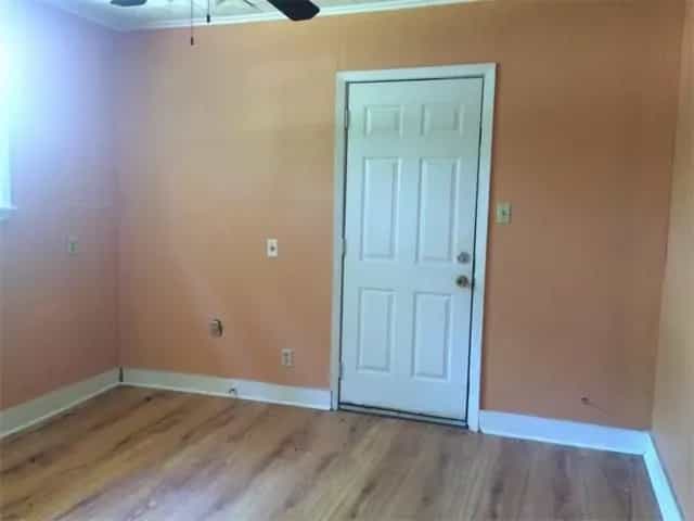 Picture of undefined, number 1