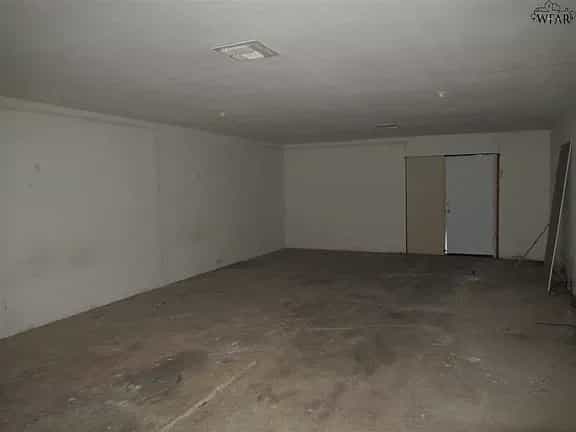 Picture of undefined, number 4