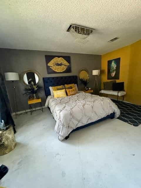 Picture of undefined, number 19