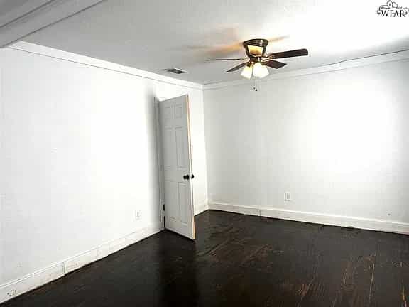 Picture of undefined, number 10