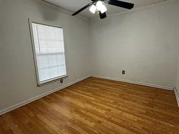 Picture of undefined, number 8