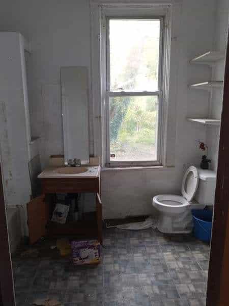 Picture of undefined, number 2