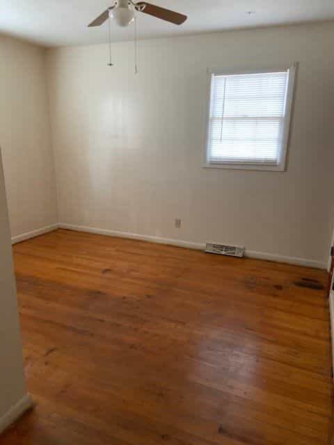 Picture of undefined, number 1
