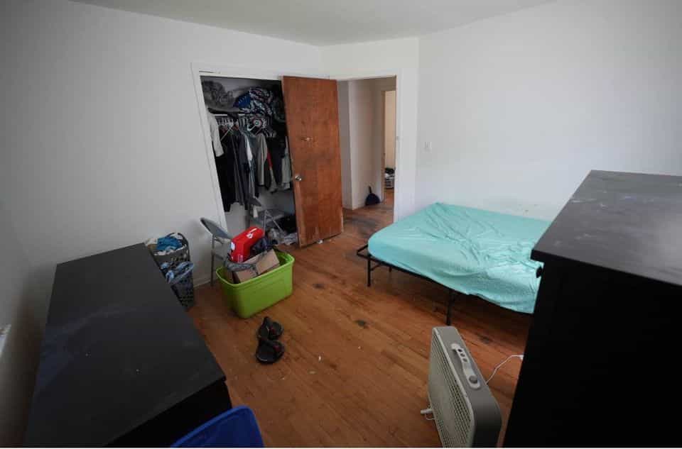 Picture of undefined, number 3