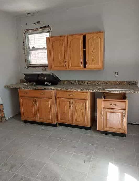 Picture of undefined, number 2