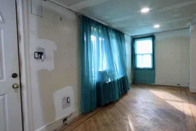 Picture of undefined, number 3
