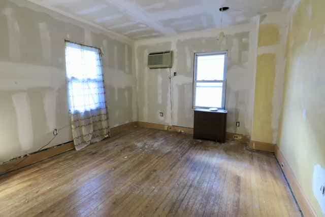 Picture of undefined, number 5