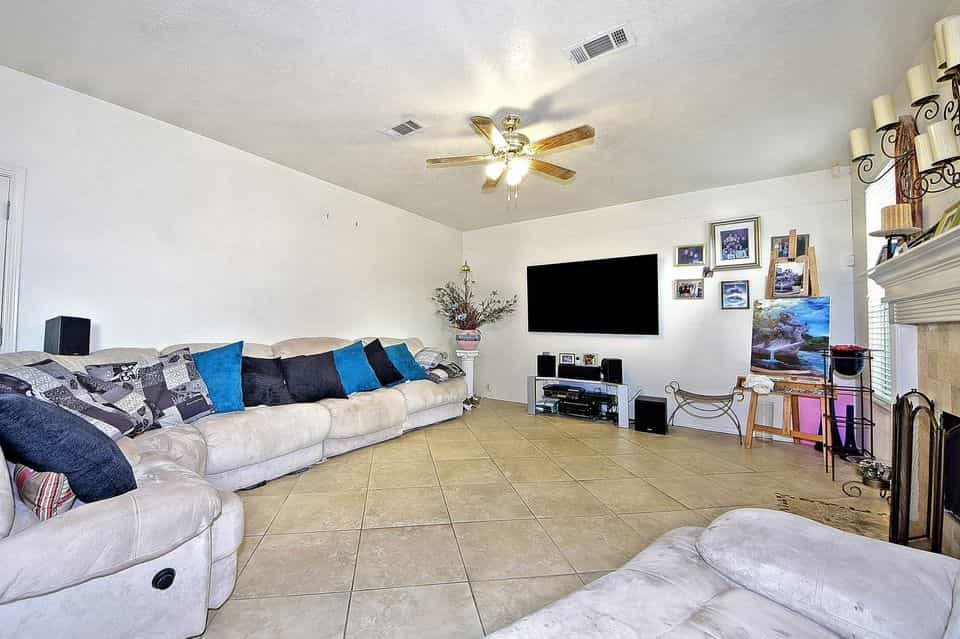 Picture of undefined, number 9