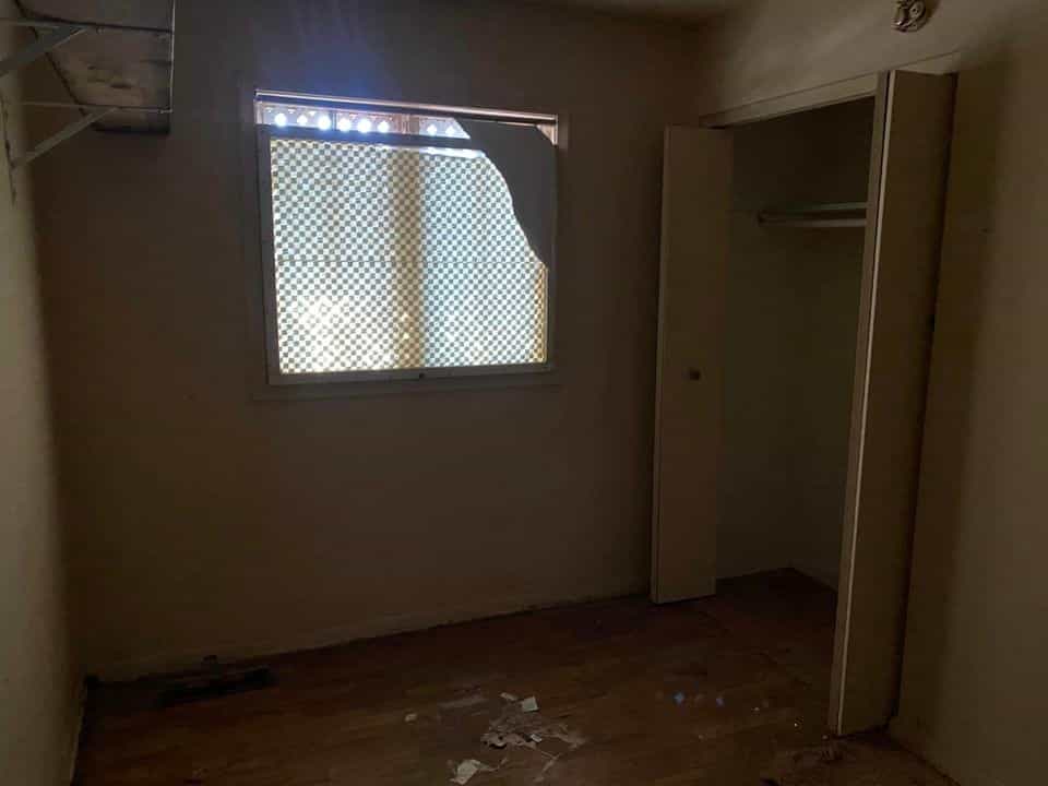 Picture of undefined, number 2