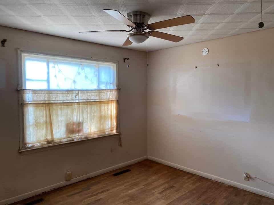 Picture of undefined, number 6