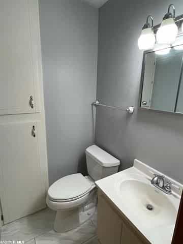 Picture of undefined, number 8