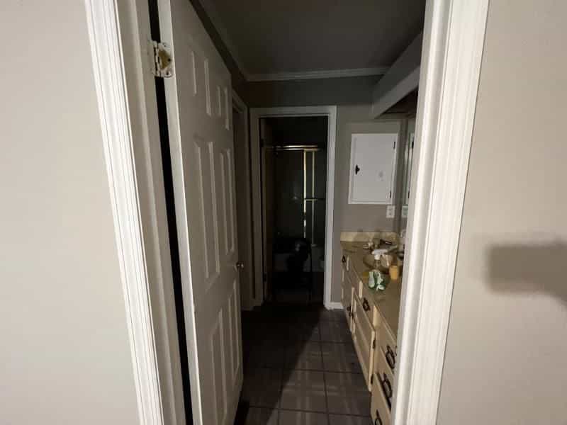 Picture of undefined, number 4