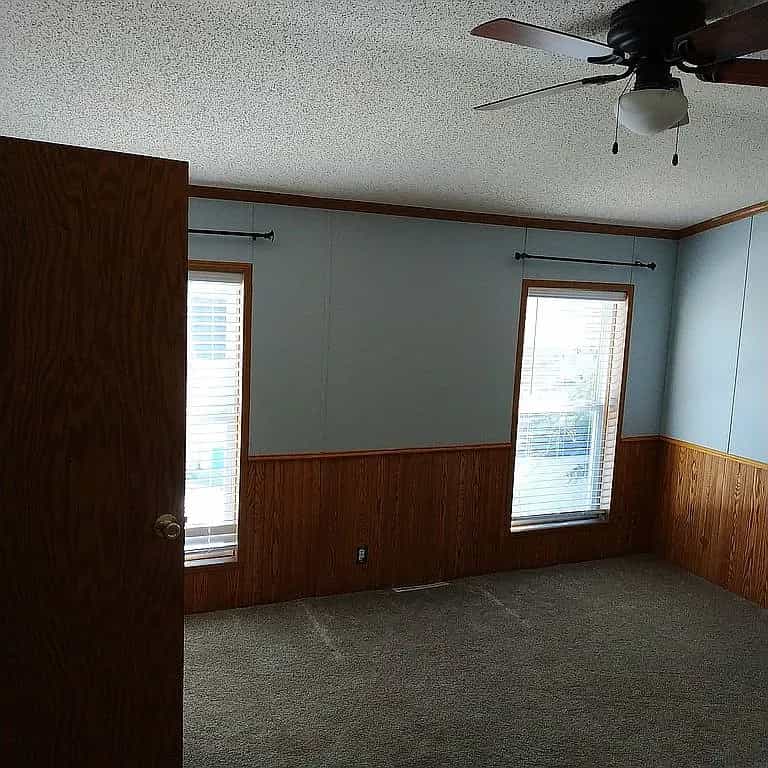 Picture of undefined, number 2