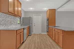 Picture of undefined, number 8