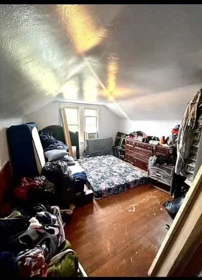 Picture of undefined, number 2
