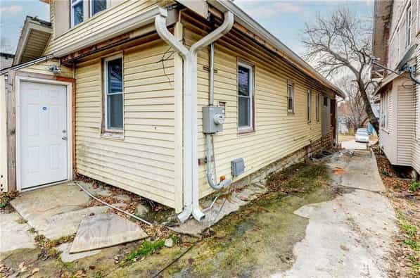 Picture of undefined, number 1