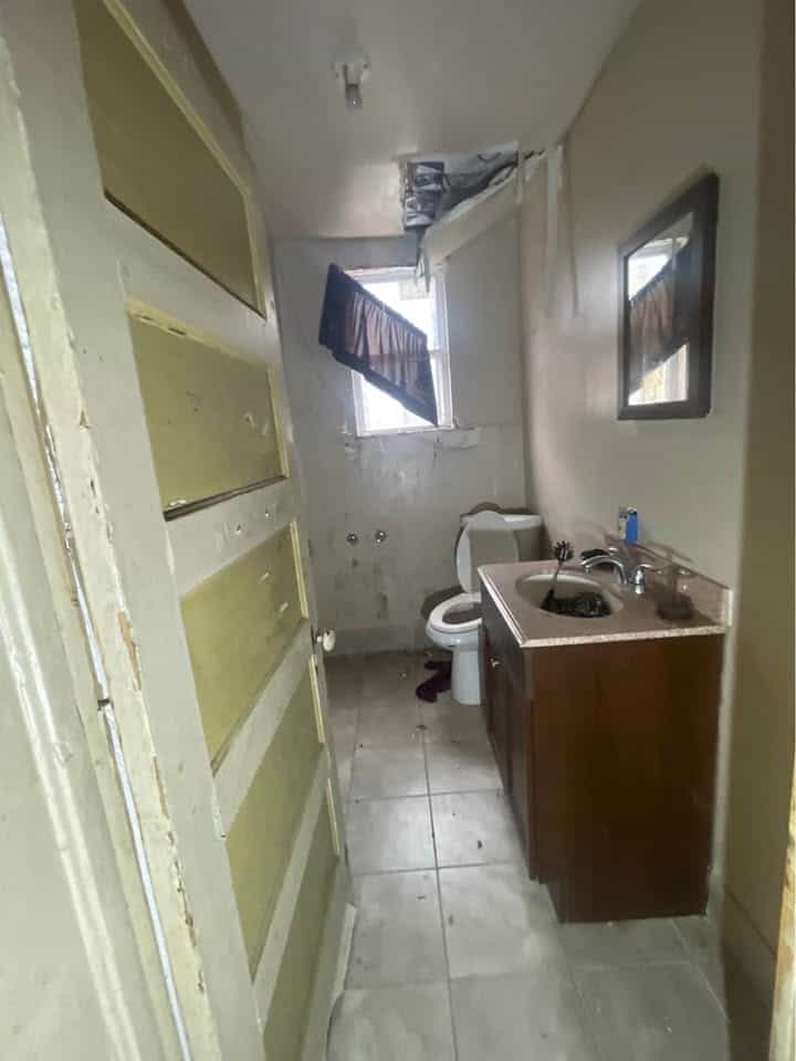 Picture of undefined, number 1