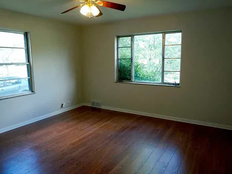 Picture of undefined, number 3