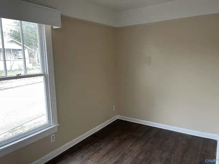 Picture of undefined, number 3