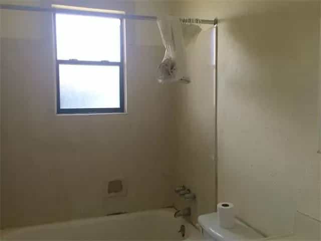Picture of undefined, number 8