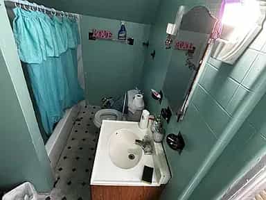 Picture of undefined, number 3