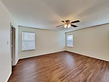 Picture of undefined, number 4