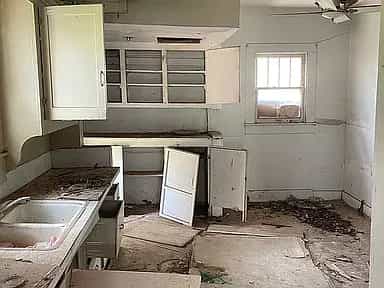 Picture of undefined, number 2
