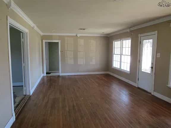 Picture of undefined, number 15
