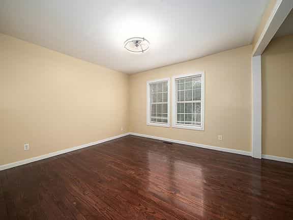 Picture of undefined, number 3