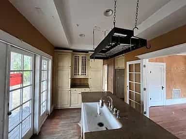 Picture of undefined, number 4