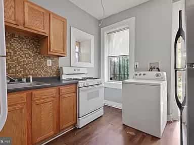 Picture of undefined, number 4