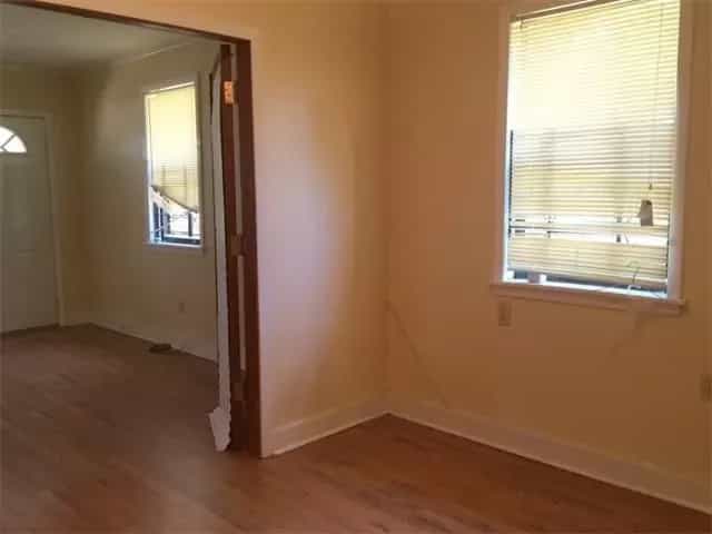 Picture of undefined, number 4