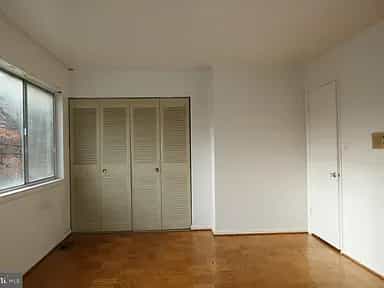 Picture of undefined, number 4