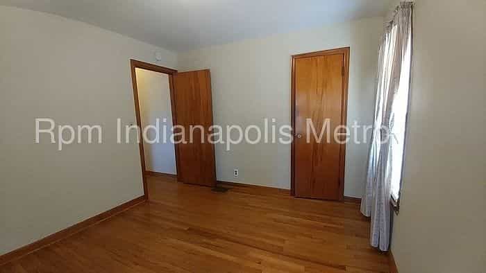 Picture of undefined, number 9