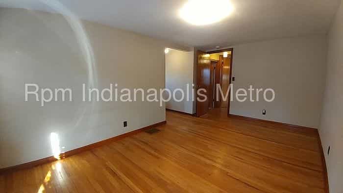 Picture of undefined, number 15