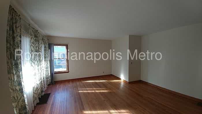 Picture of undefined, number 6
