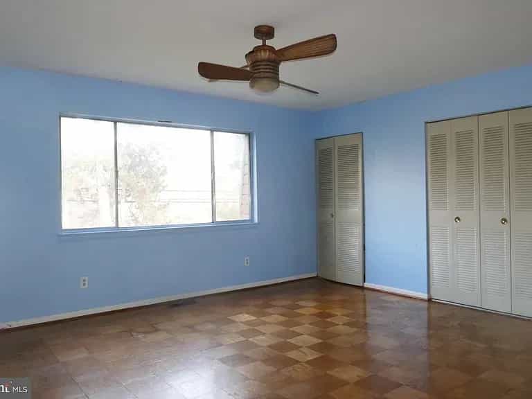 Picture of undefined, number 5