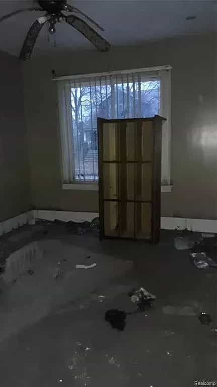 Picture of undefined, number 9