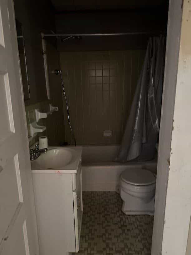 Picture of undefined, number 8