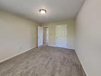 Picture of undefined, number 4