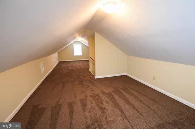 Picture of undefined, number 3