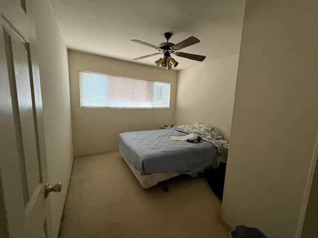Picture of undefined, number 5