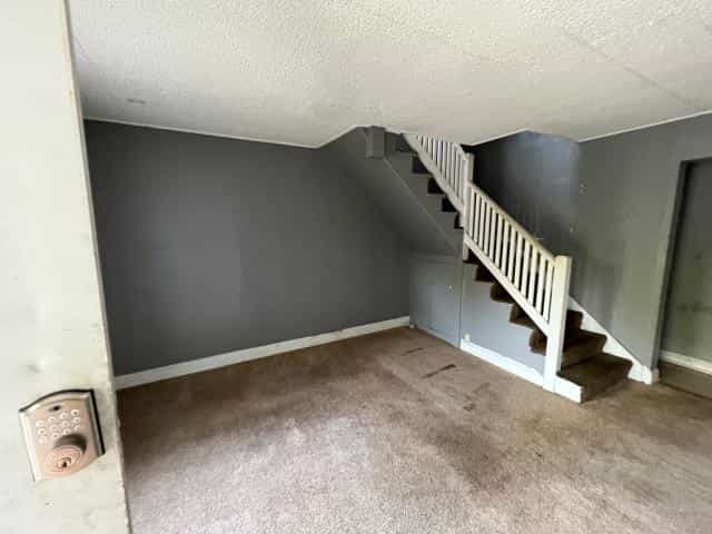 Picture of undefined, number 4