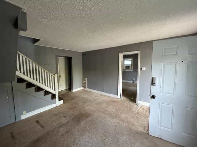 Picture of undefined, number 6