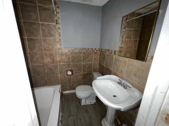 Picture of undefined, number 9