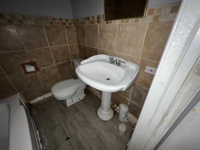 Picture of undefined, number 10