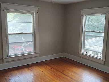 Picture of undefined, number 3