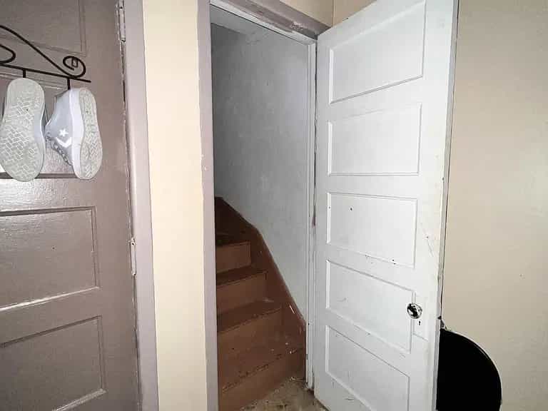 Picture of undefined, number 6