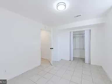 Picture of undefined, number 8